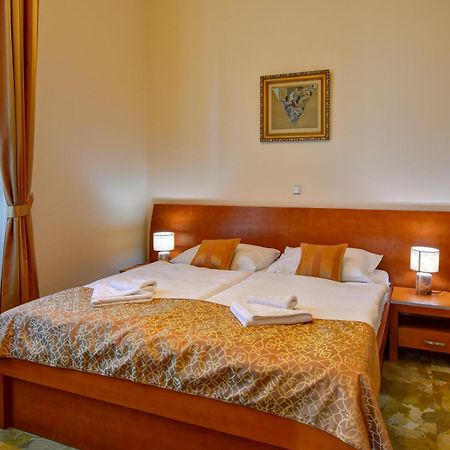 Zamek Krtiny Hotel Exterior photo