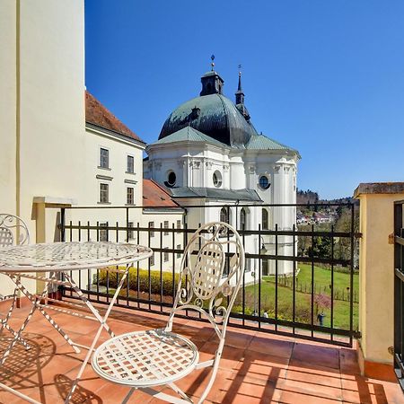 Zamek Krtiny Hotel Exterior photo