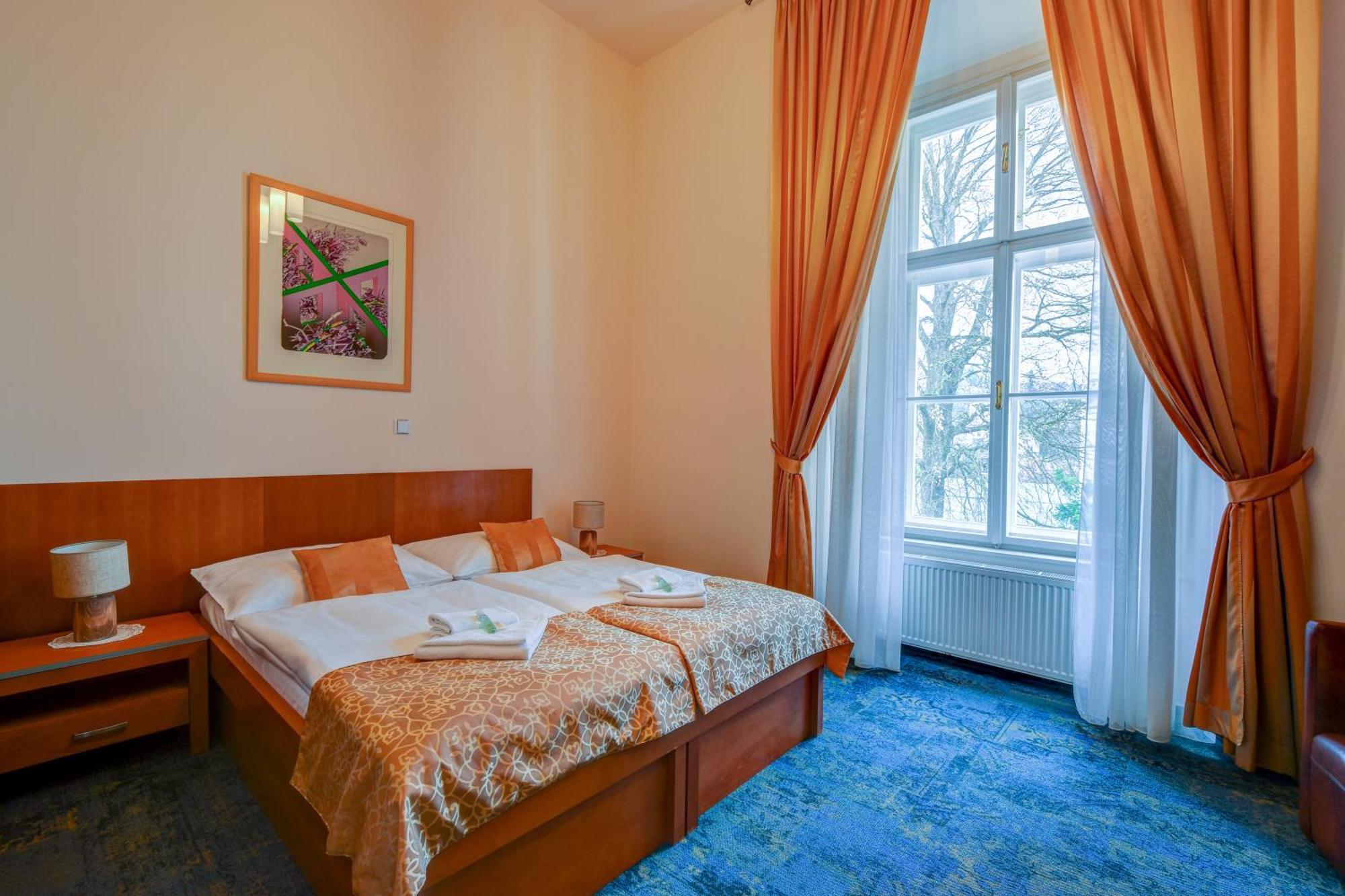 Zamek Krtiny Hotel Exterior photo