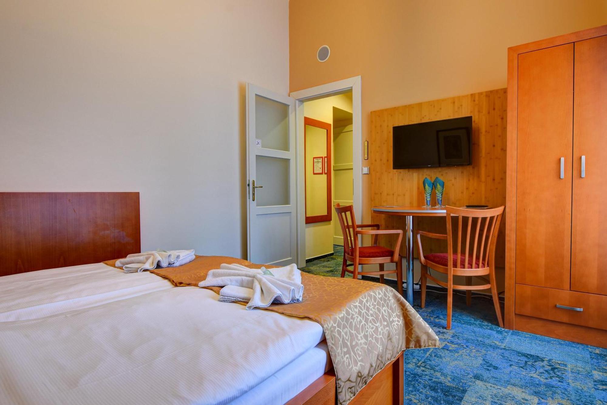 Zamek Krtiny Hotel Exterior photo