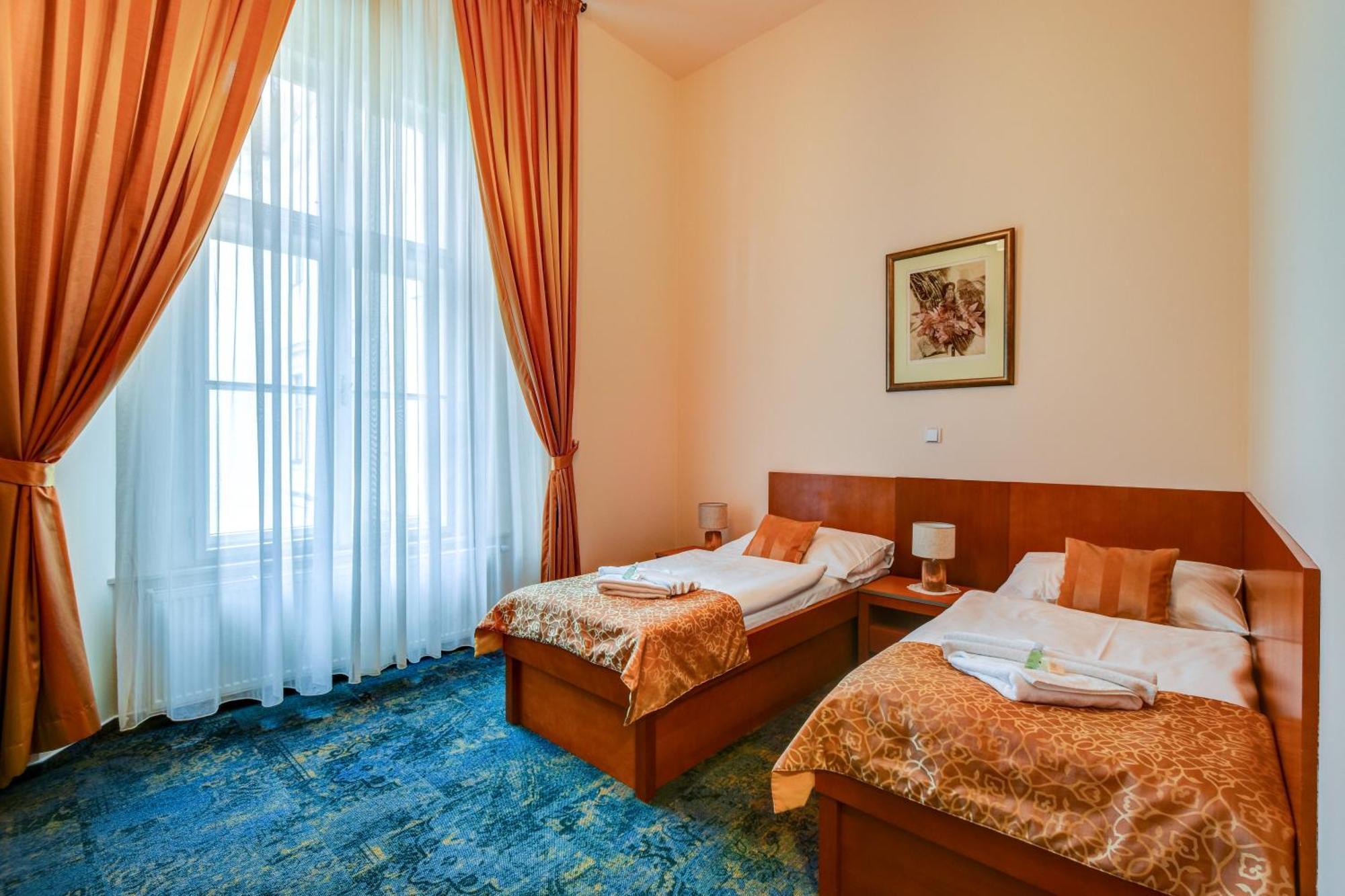 Zamek Krtiny Hotel Exterior photo